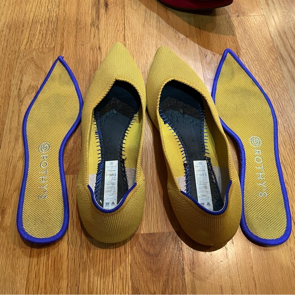 Rothys 9.5 The Point in Marigold - Picture 1 of 2